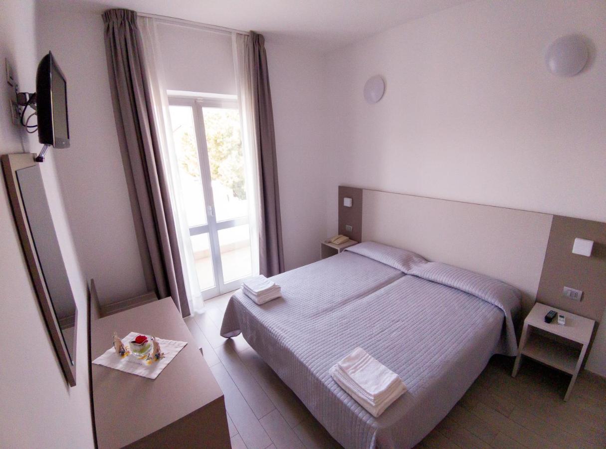Tortoreto Hotel Capitano מראה חיצוני תמונה