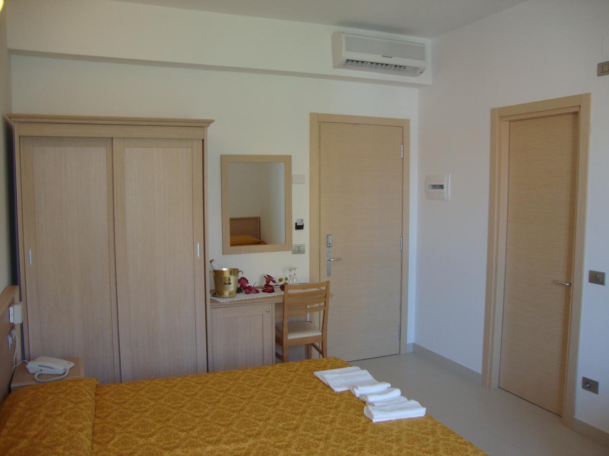Tortoreto Hotel Capitano מראה חיצוני תמונה